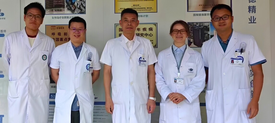Staż naszej absolwentki w Chinach! Dominika Biernaczyk na HUAXI MedElite