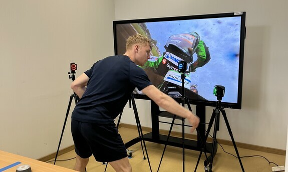 Naukowcy UZ mają oko na żużlowców. Ruszyły pierwsze badania zawodników